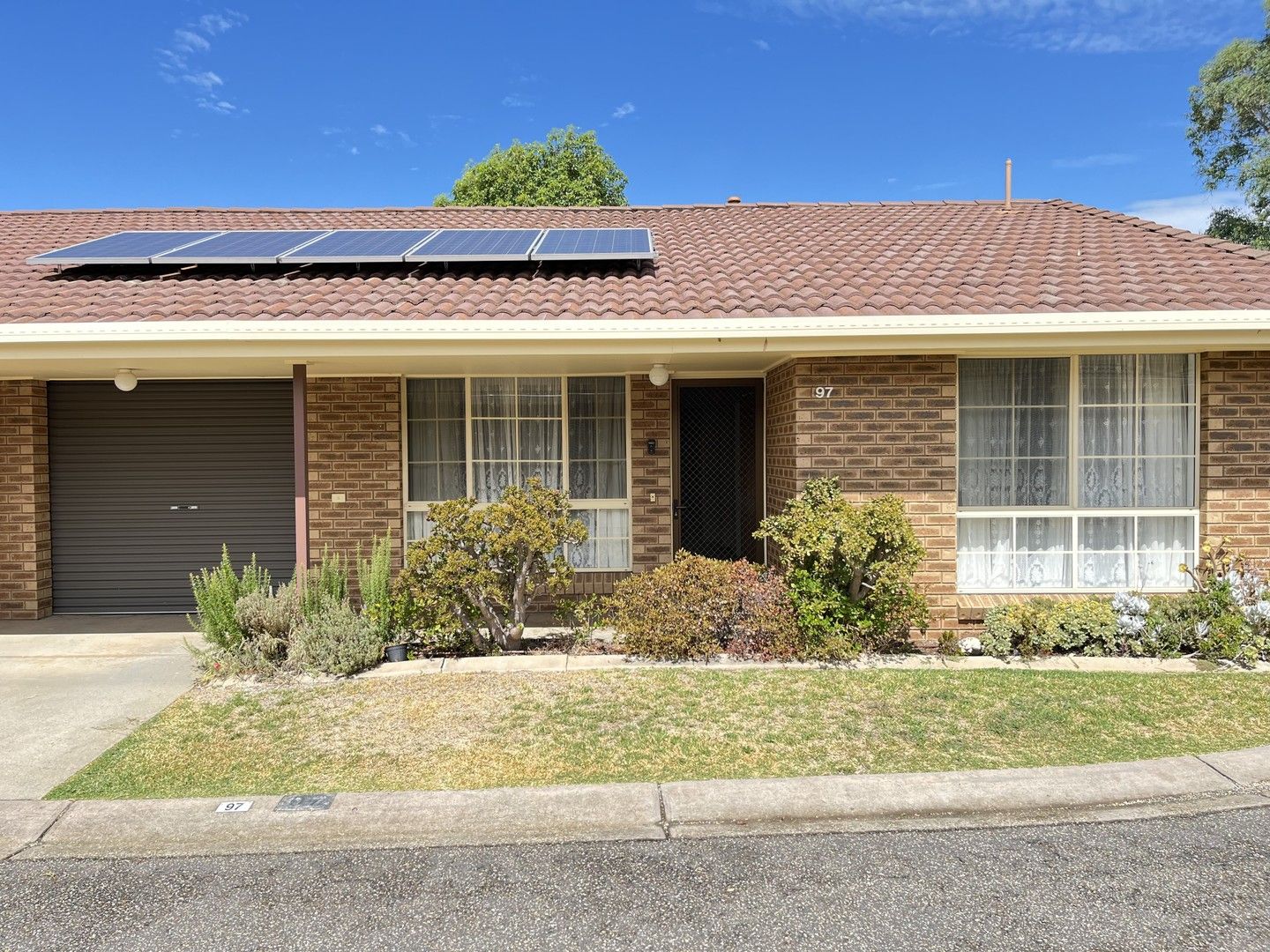 97 Oakwood Court, West Albury NSW 2640, Image 0