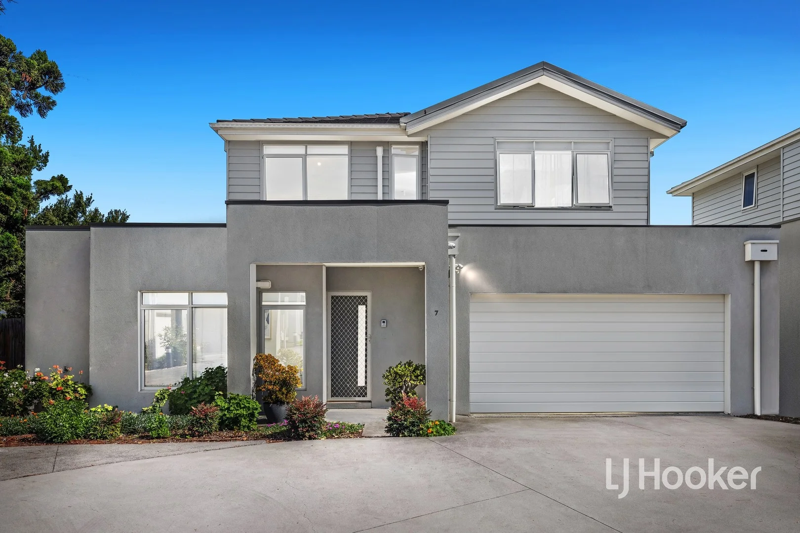 7 Sunnyoaks Lane, Hampton Park VIC 3976