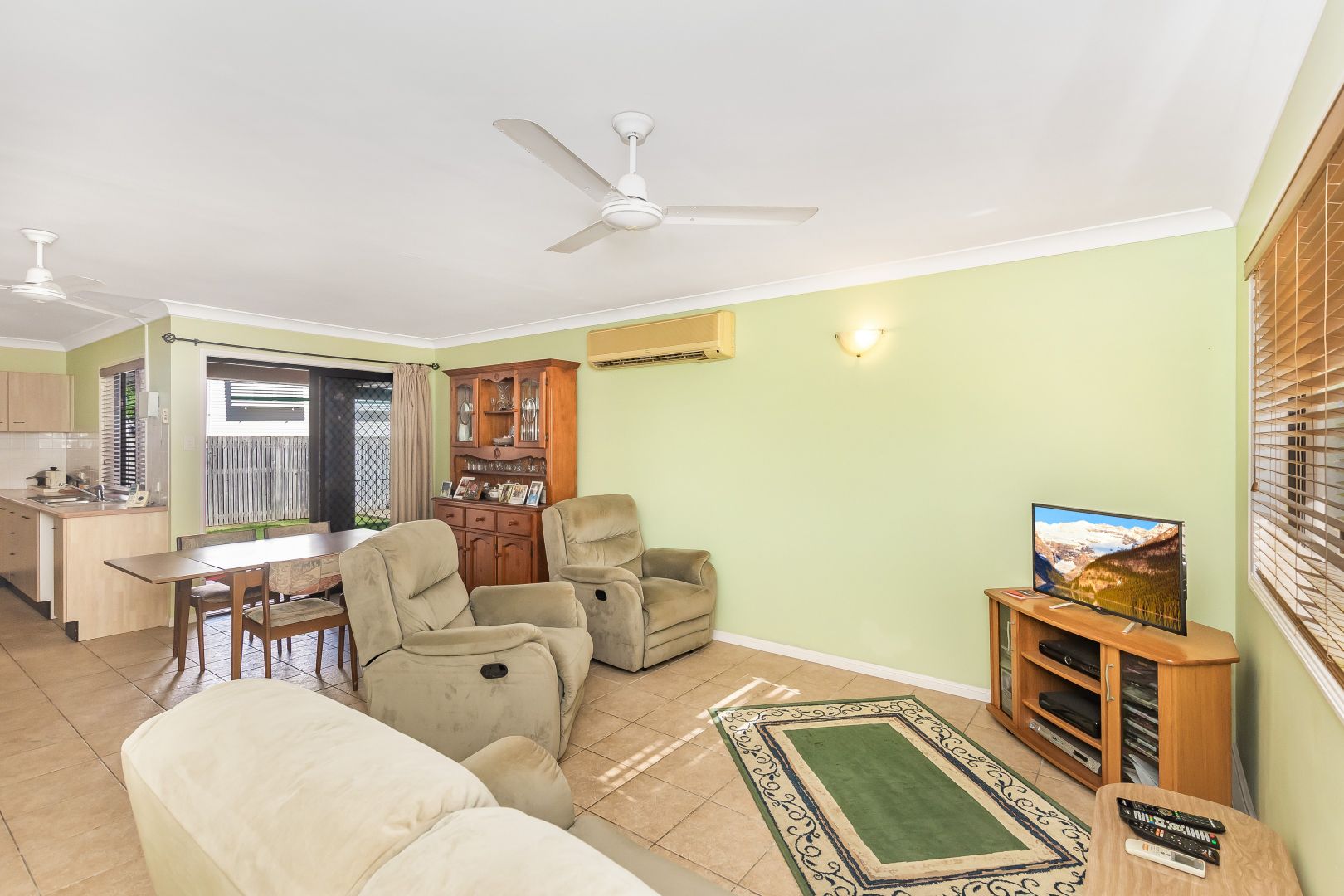 2/45 Sargeant Street, Gulliver QLD 4812, Image 2