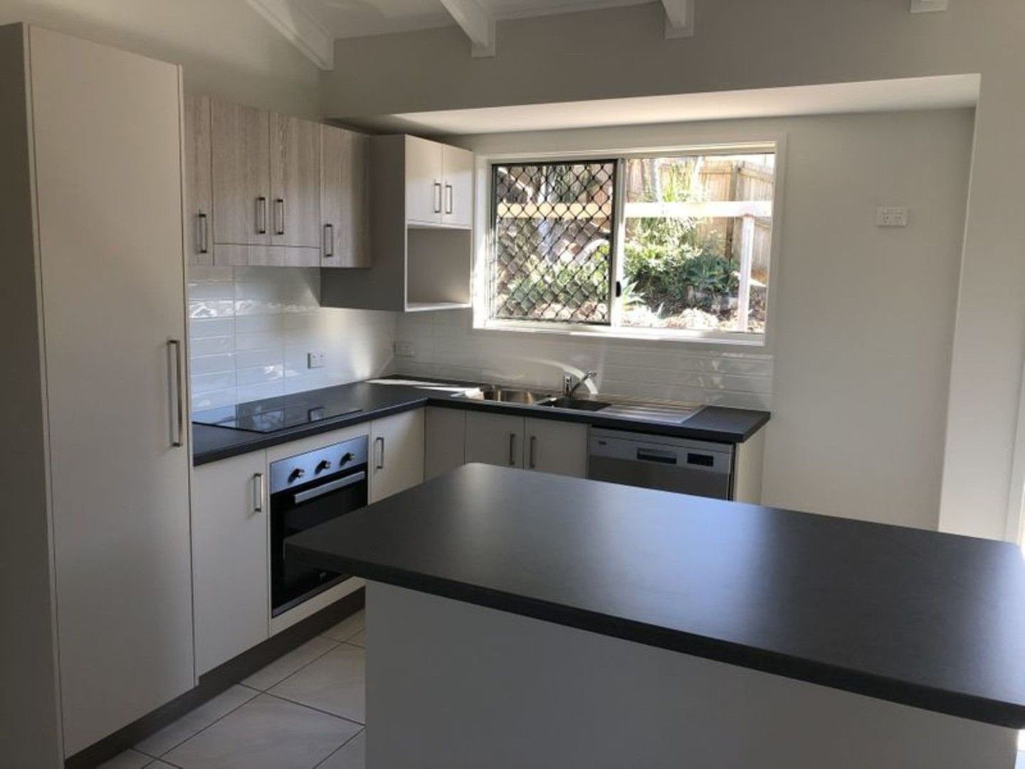 3 bedrooms House in 9 Hoskyn Court CLINTON QLD, 4680