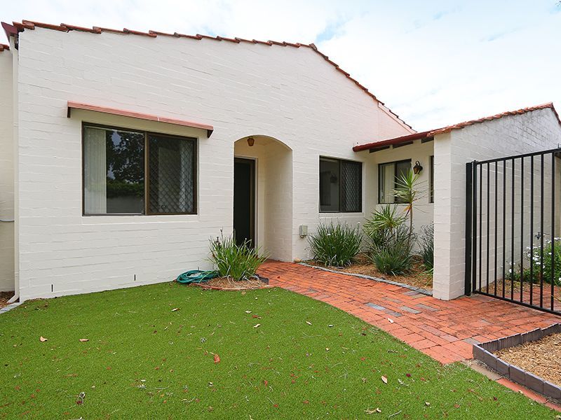 3 bedrooms Villa in 1/51 Park Street COMO WA, 6152