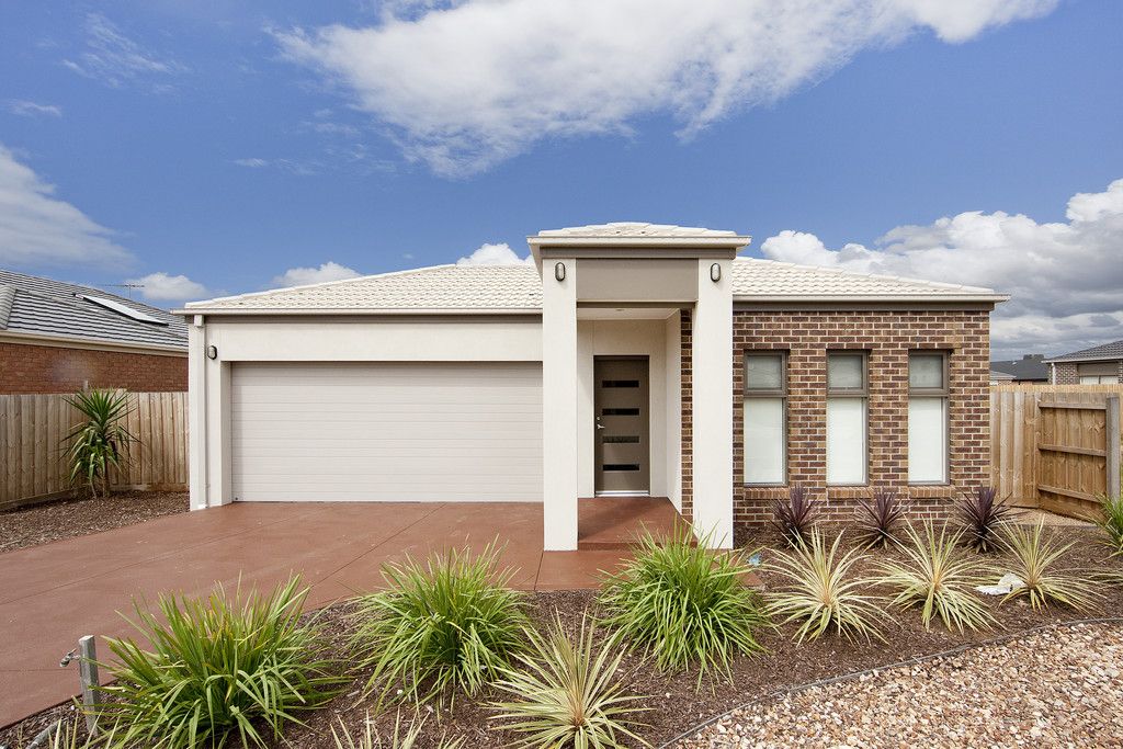 4 bedrooms House in 3 Glider Street POINT COOK VIC, 3030