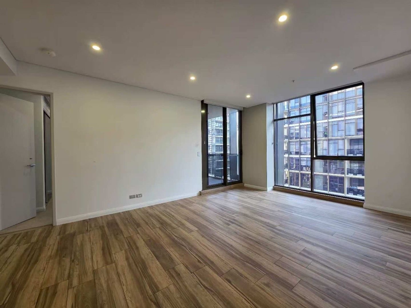 2 bedrooms Apartment / Unit / Flat in 818/8 Galloway Street MASCOT NSW, 2020