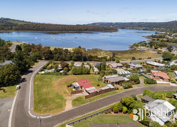 1 Taree Crescent, Gravelly Beach TAS 7276