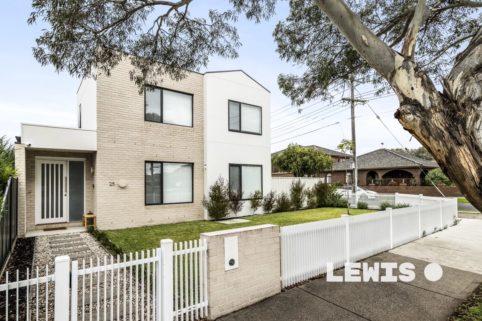25 Glenroy Road, Glenroy VIC 3046