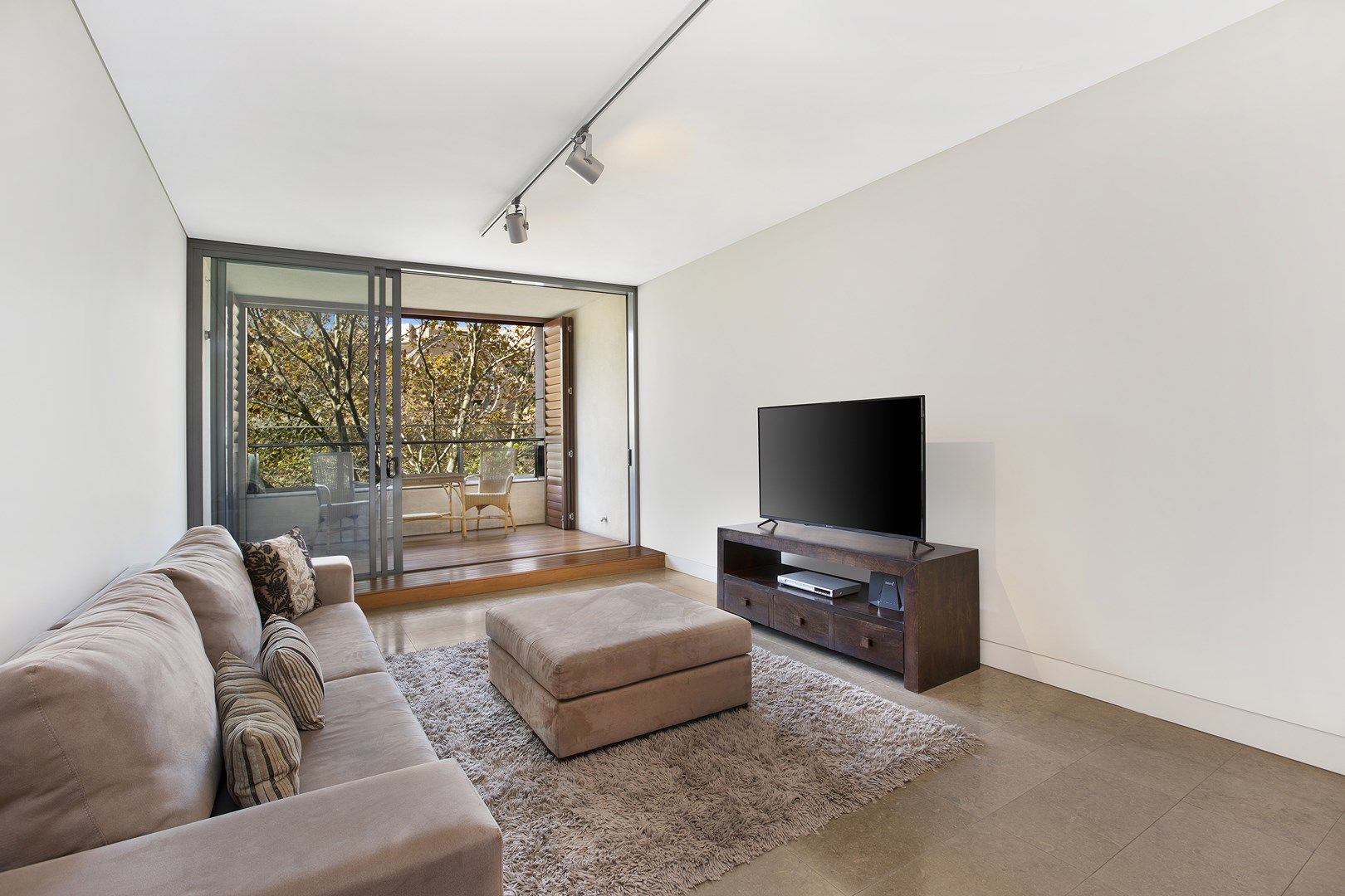2 bedrooms Apartment / Unit / Flat in 301/185 Macquarie Street SYDNEY NSW, 2000