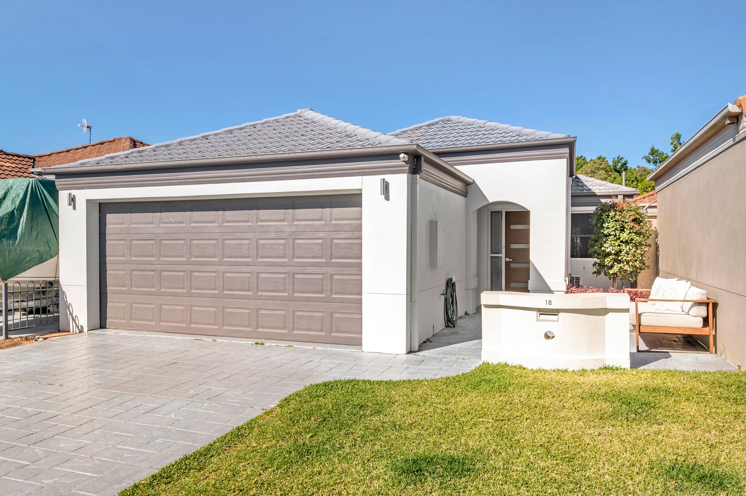3 bedrooms House in 18 Coral Tree Court ROBINA QLD, 4226