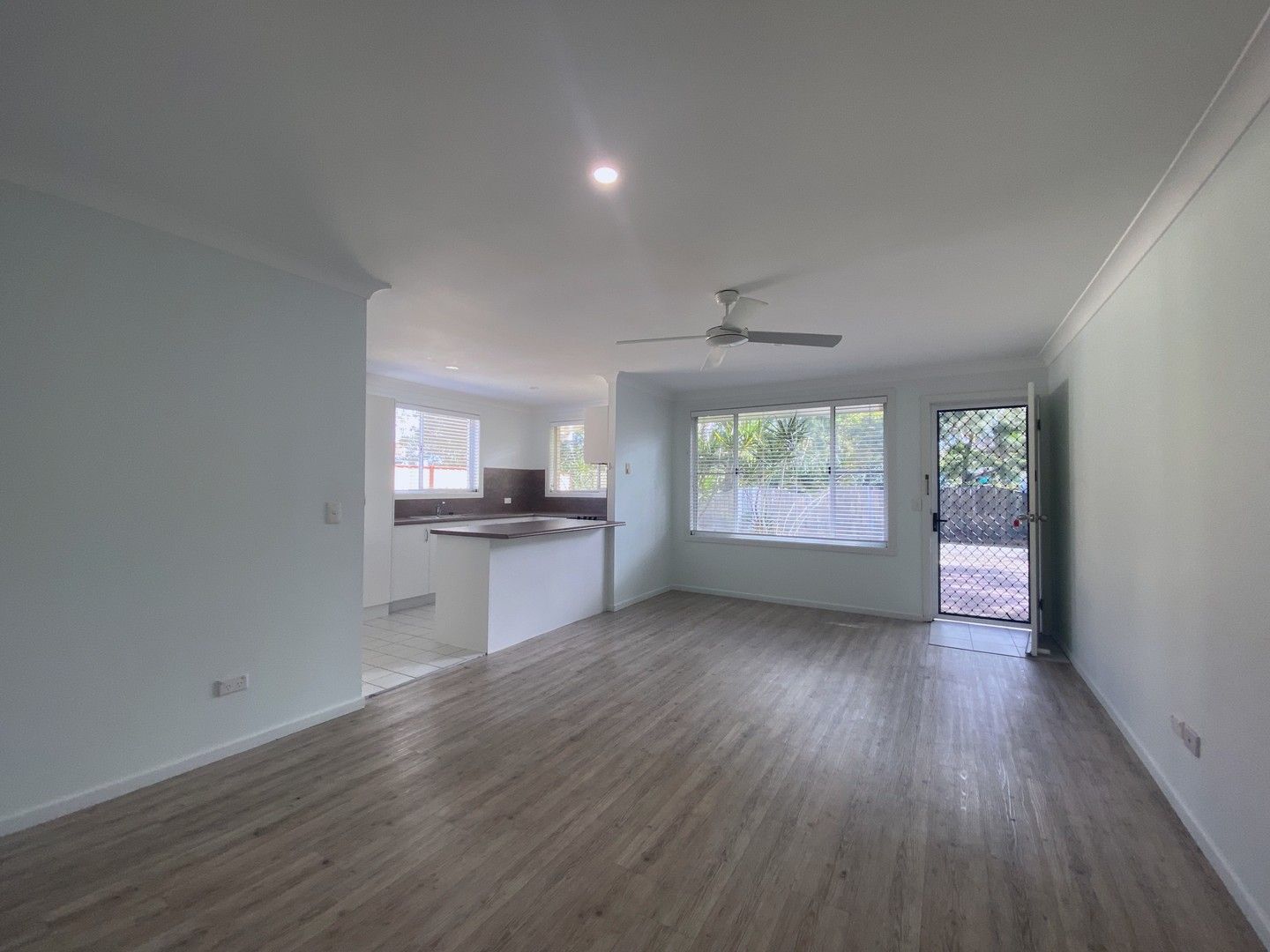 2 bedrooms Apartment / Unit / Flat in 2/6 Westringia Place YAMBA NSW, 2464