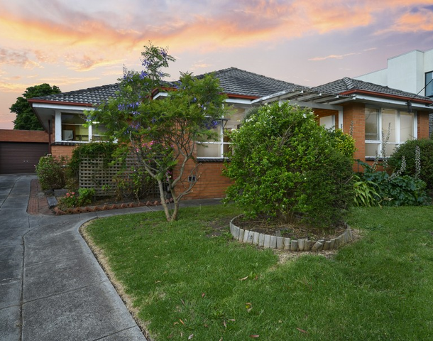 8 Kitson Crescent, Airport West VIC 3042