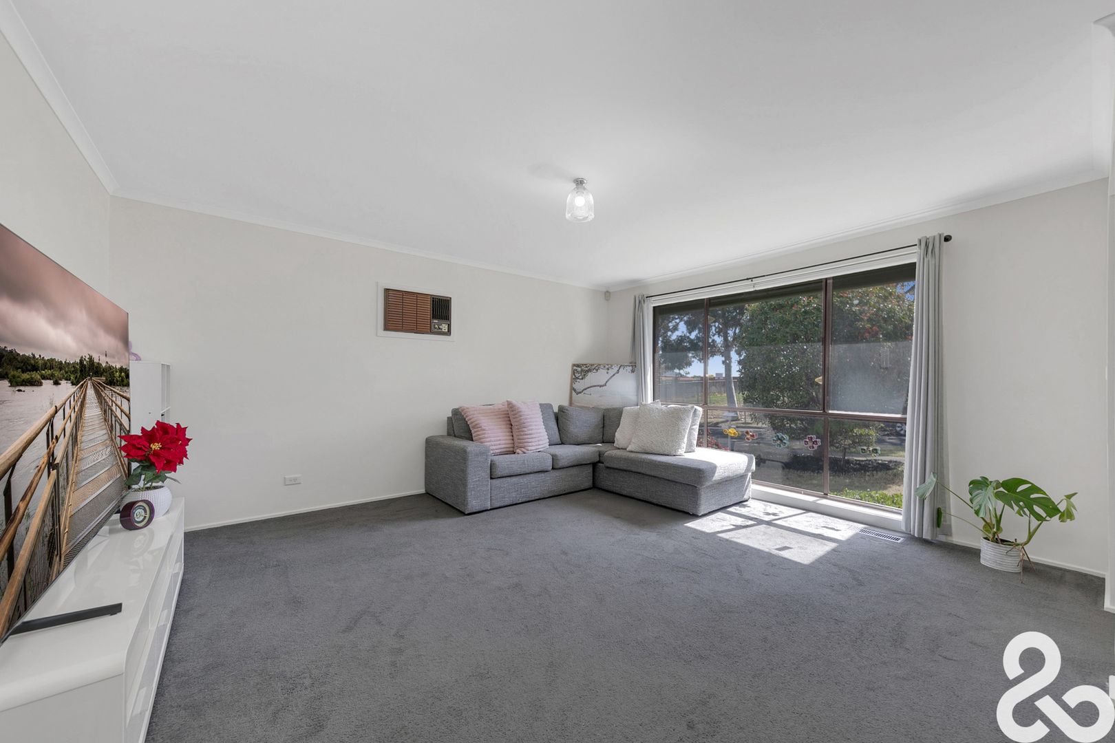 33 Tonelli Crescent, Mill Park VIC 3082, Image 1