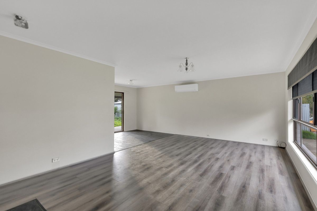 3 bedrooms House in 1 Brooks Avenue WILLASTON SA, 5118