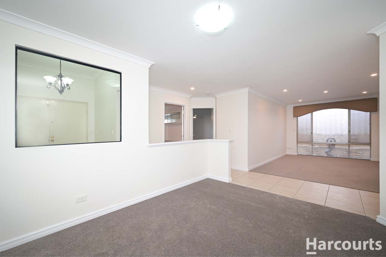 40 Innesvale Way, Carramar WA 6031, Image 2