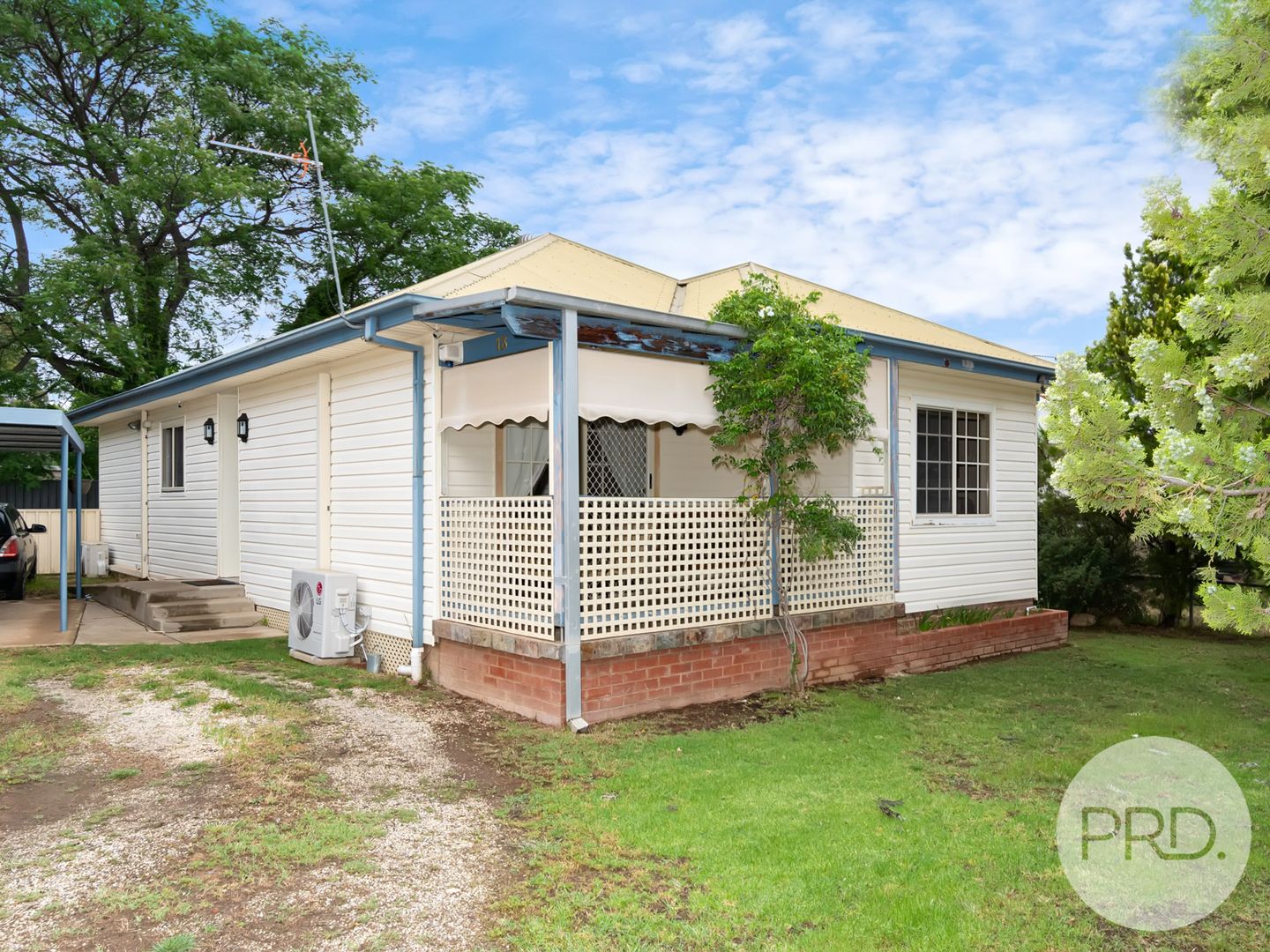 13 Spooner Avenue, Mount Austin NSW 2650