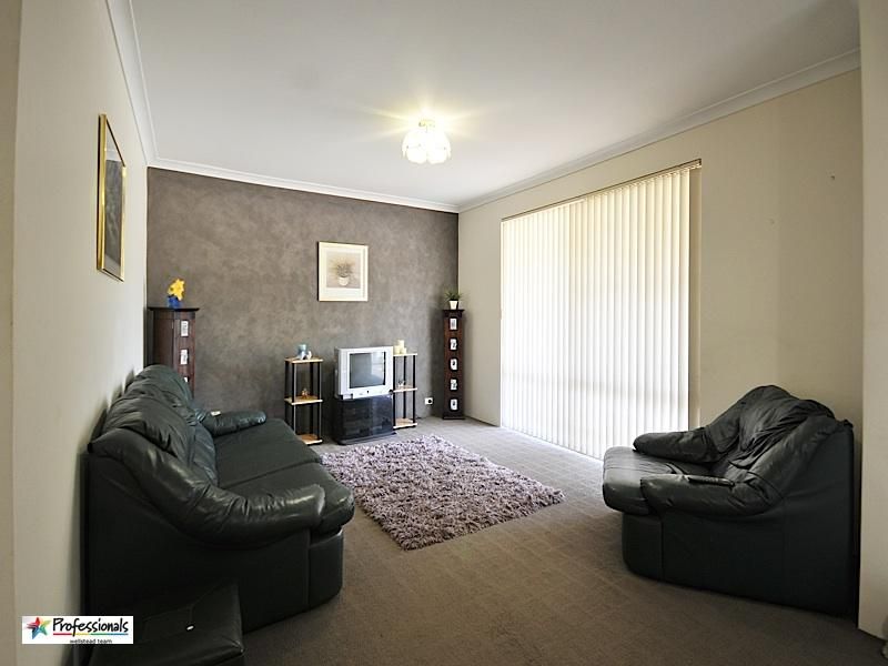 121 Bottlebrush Drive, KIARA WA 6054, Image 1