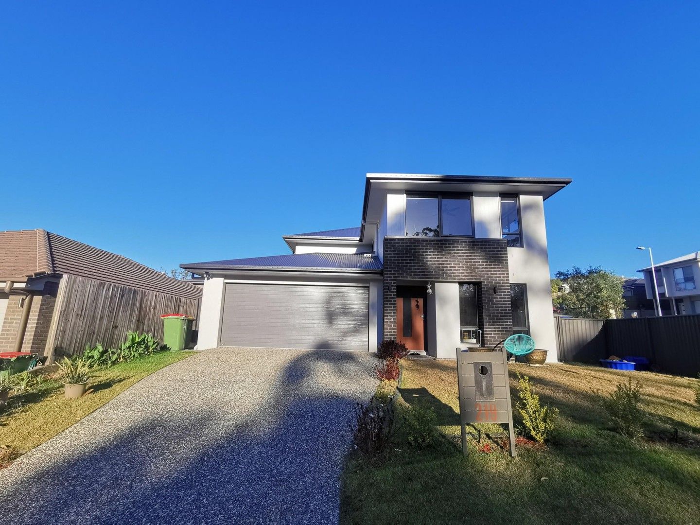 4 bedrooms House in 219 Woodline Drive SPRING MOUNTAIN QLD, 4300