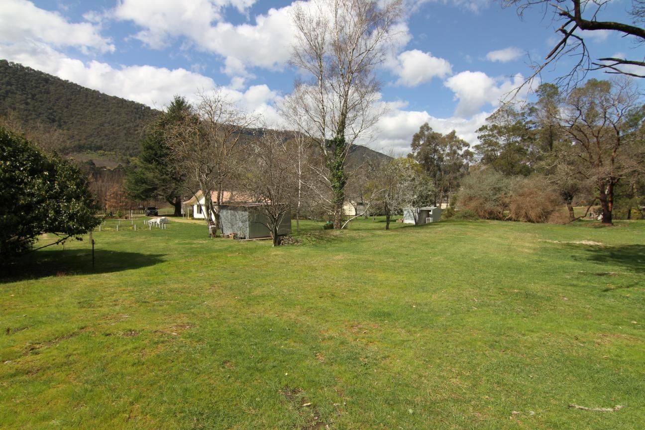 102 Great Alpine Road, Harrietville VIC 3741, Image 2