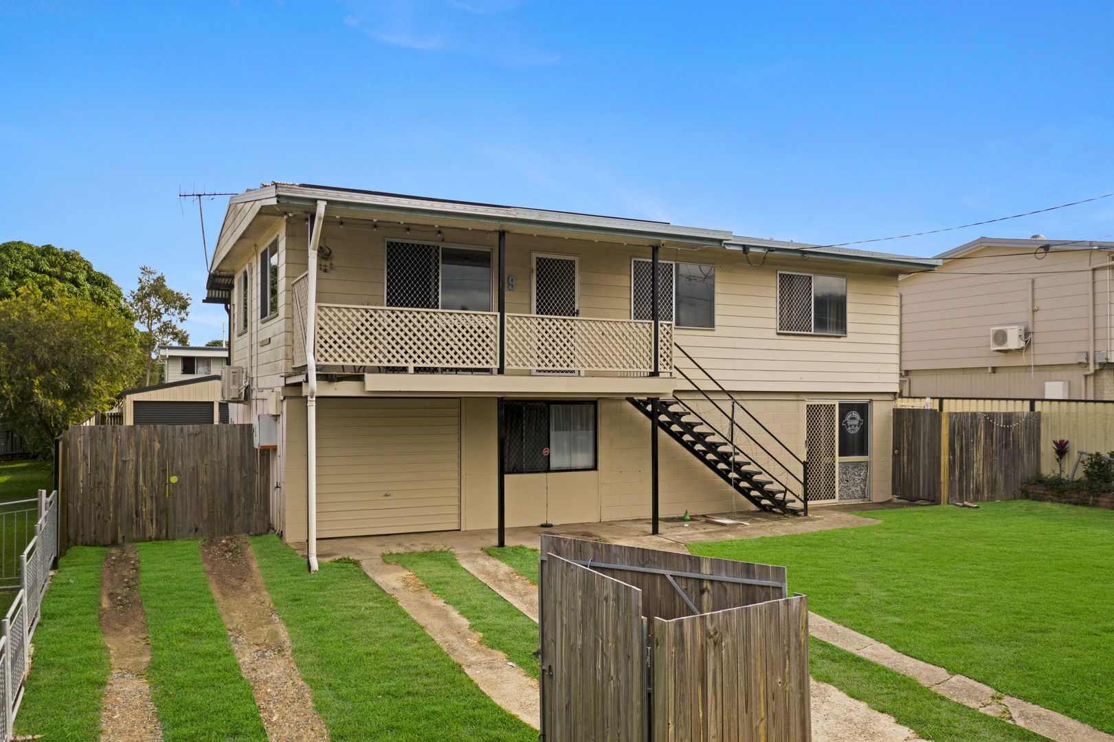 3 bedrooms House in 9 Waratah Drive CRESTMEAD QLD, 4132