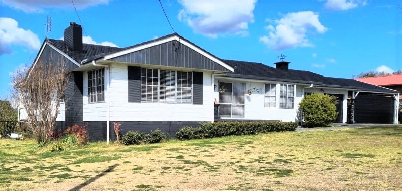 4 bedrooms House in 135 Wood Street TENTERFIELD NSW, 2372