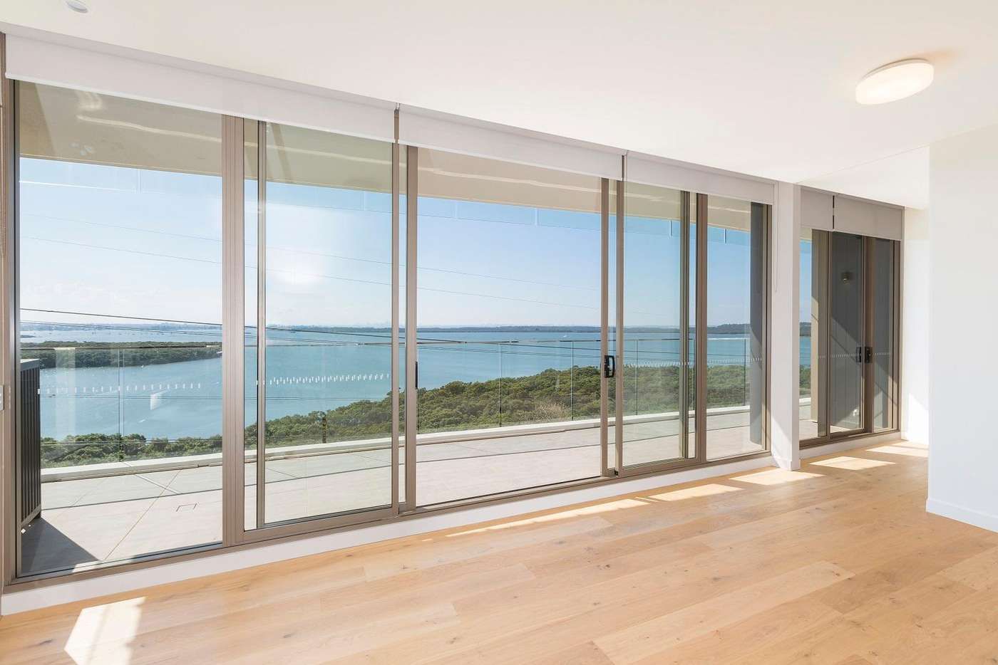 1 bedrooms Apartment / Unit / Flat in 503/5 Foreshore Boulevard WOOLOOWARE NSW, 2230