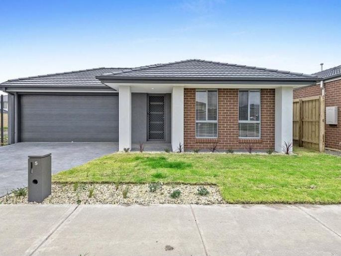 4 bedrooms House in 5 Jonathan Street GREENVALE VIC, 3059