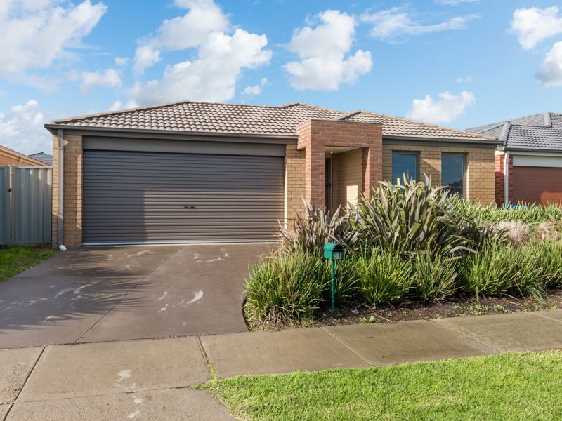 31 Bowyer Avenue, Cranbourne East VIC 3977, Image 0