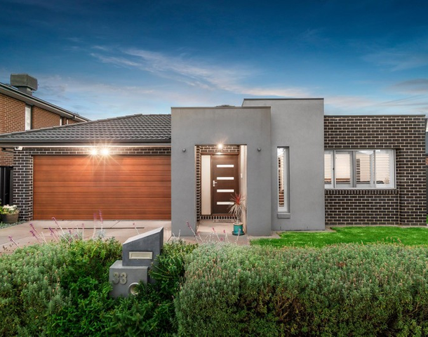 33 Emblem Way, Craigieburn VIC 3064