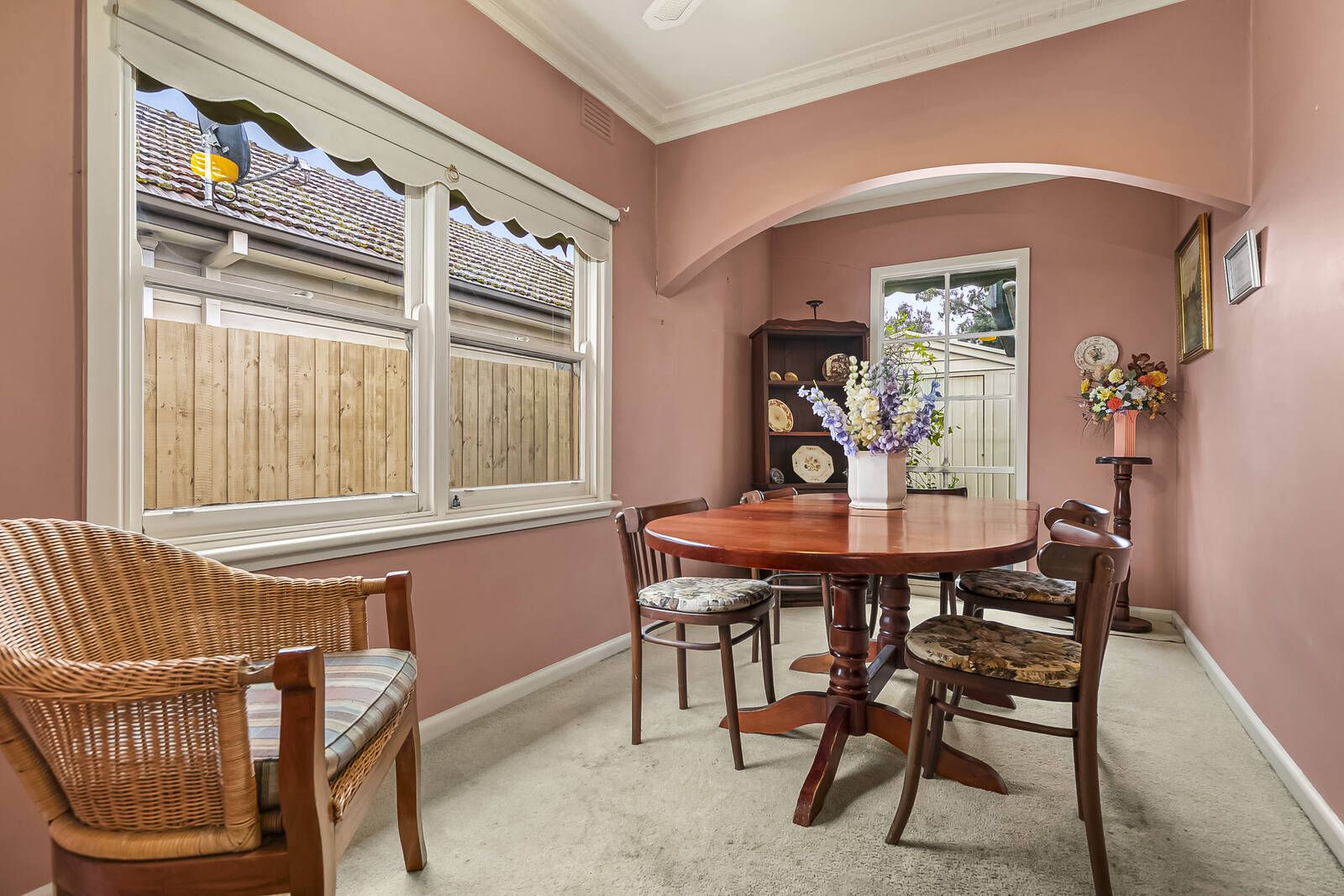 32 Roland Avenue, Strathmore VIC 3041, Image 2