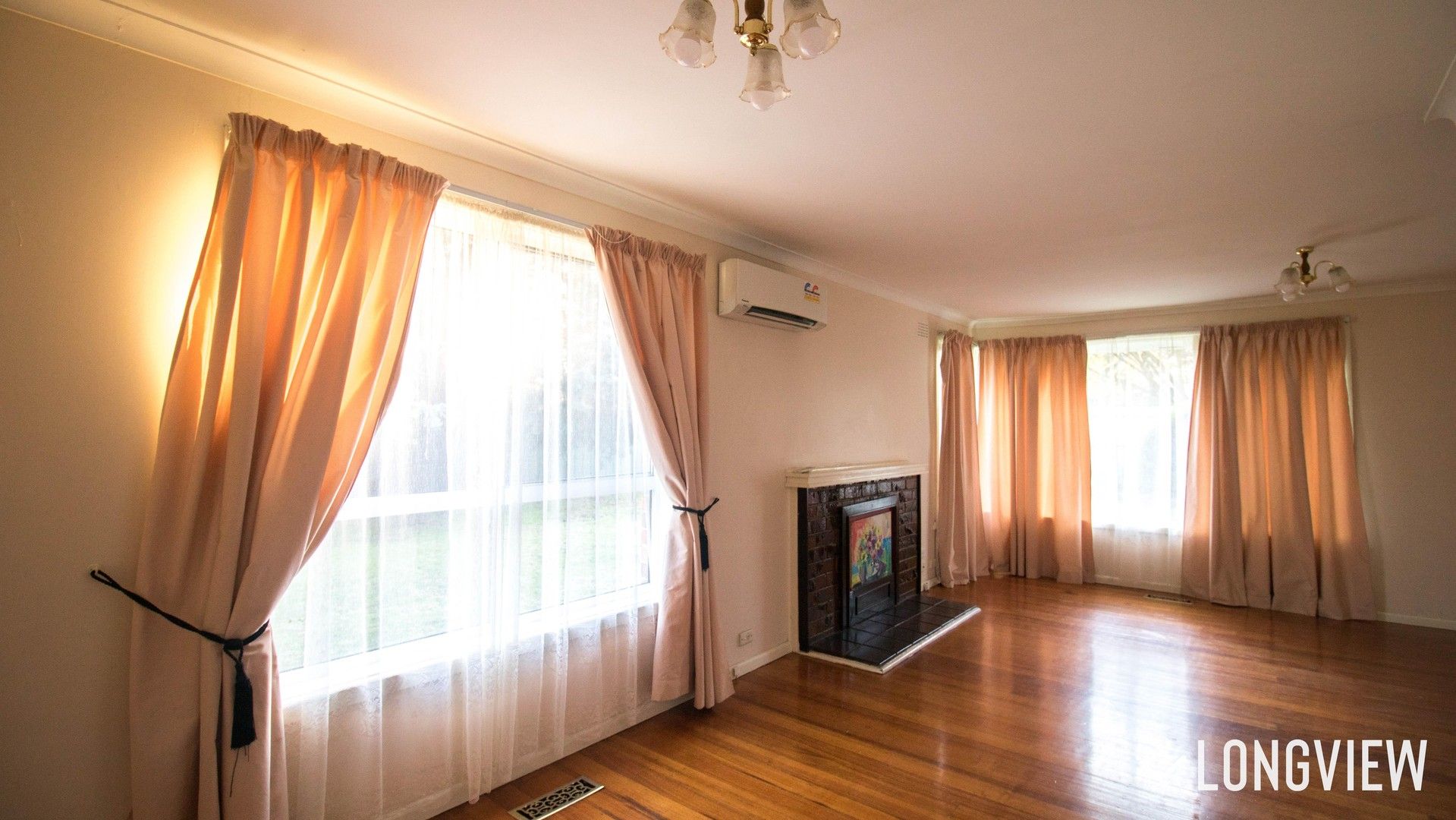 3 bedrooms House in 686 Waverley Road GLEN WAVERLEY VIC, 3150