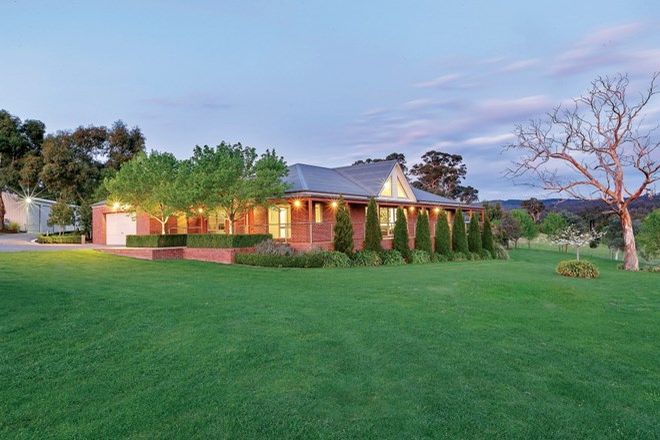 Picture of 44 Tallowwood Rise, INVERMAY VIC 3352