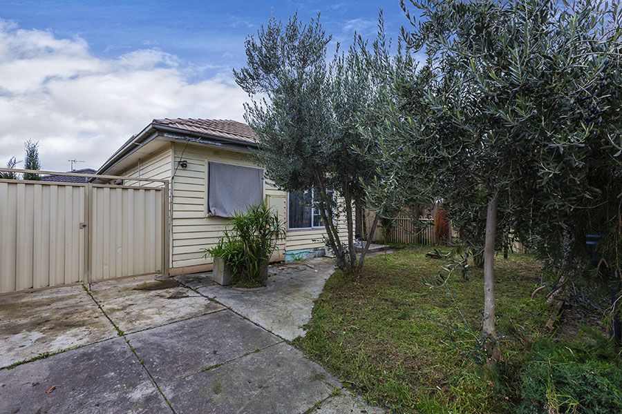 1/36 Suspension Street, Ardeer VIC 3022, Image 0