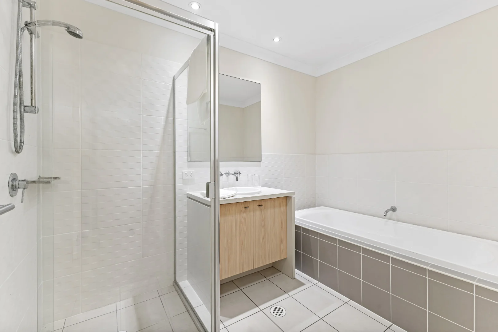 Additional image 13 of 102/16 Surbiton Ct, Carindale QLD 4152