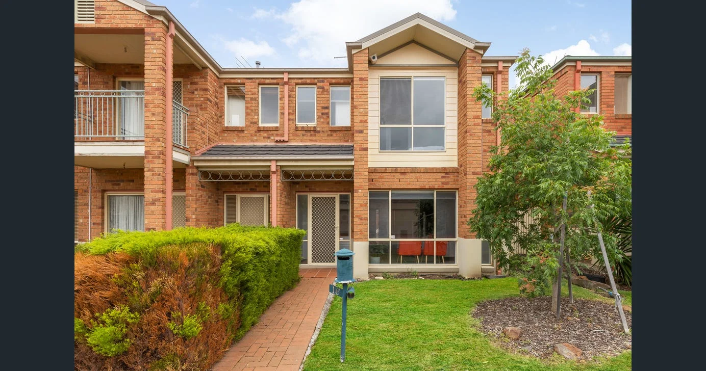 16 The Glades, Taylors Hill VIC 3037