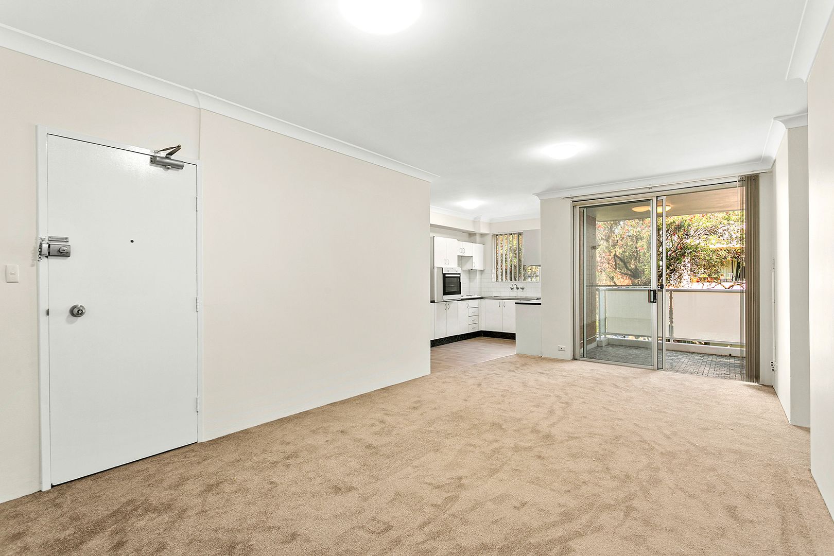 8/10-12 Curtis Street, Caringbah NSW 2229, Image 2