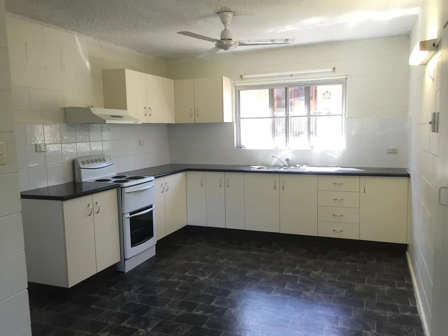 Additional image 4 of 4/135 Mitchell Street, North Ward QLD 4810