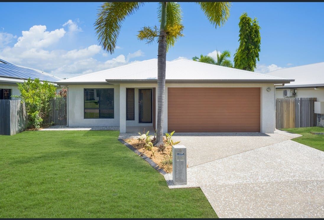 4 bedrooms House in 5 Littabella Place BUSHLAND BEACH QLD, 4818