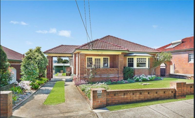 4 bedrooms House in 64 St Elmo Parade KINGSGROVE NSW, 2208