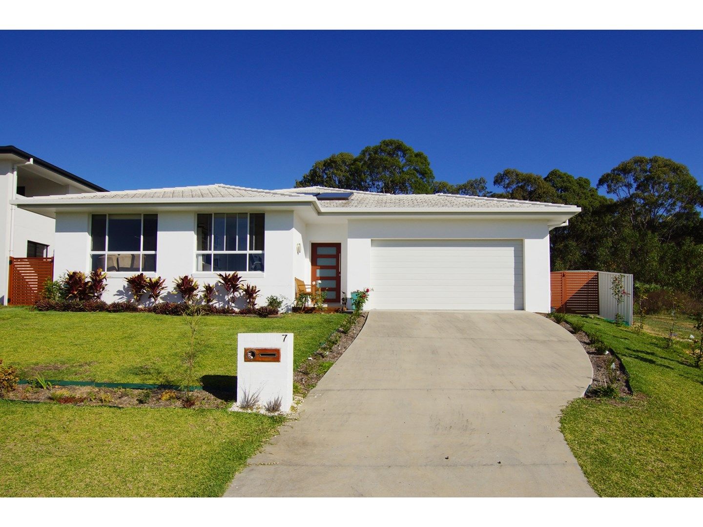 7 Yachtsman Drive, Safety Beach NSW 2456, Image 0