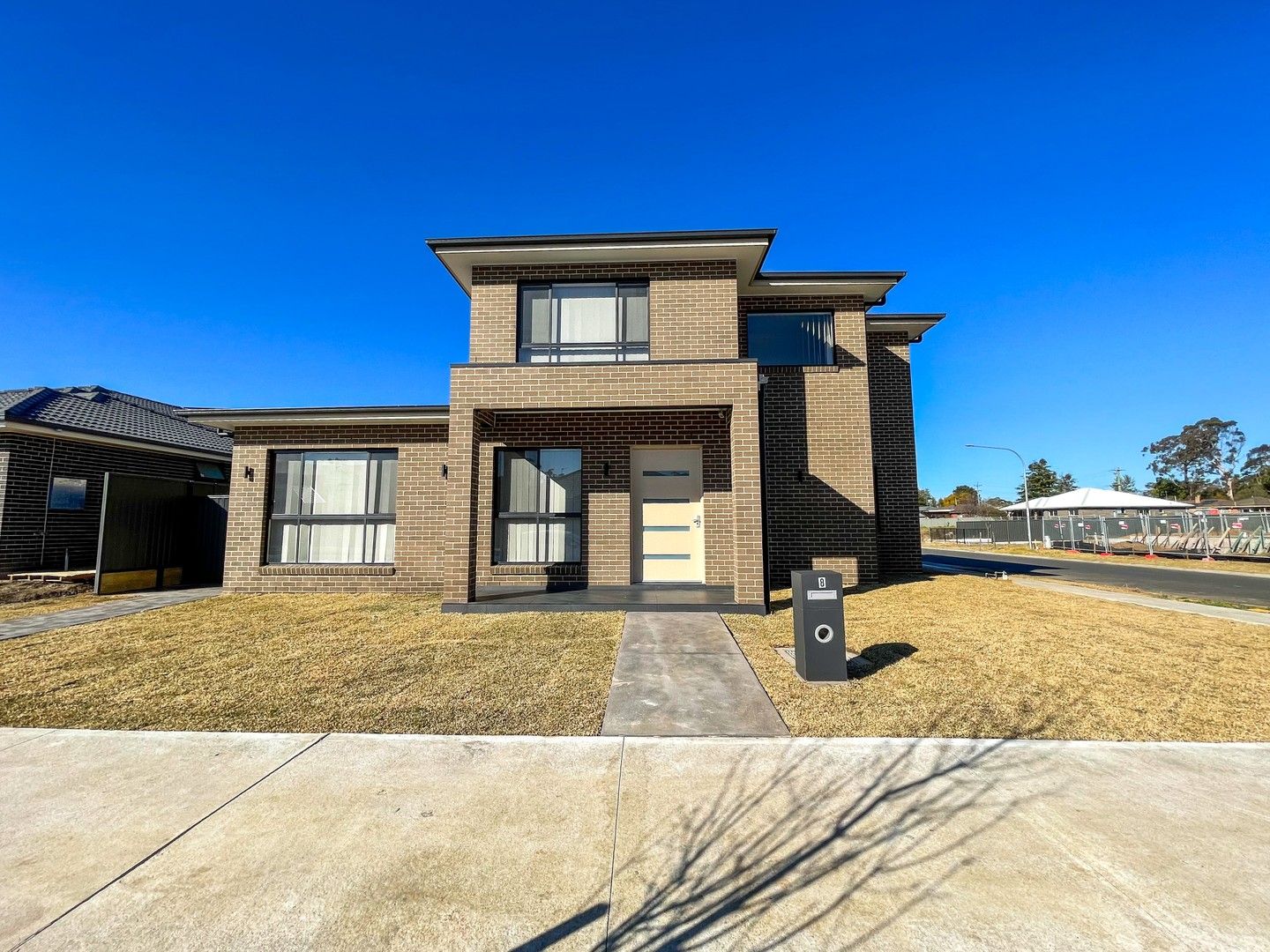 6 bedrooms House in 8 Macquarie Place TAHMOOR NSW, 2573