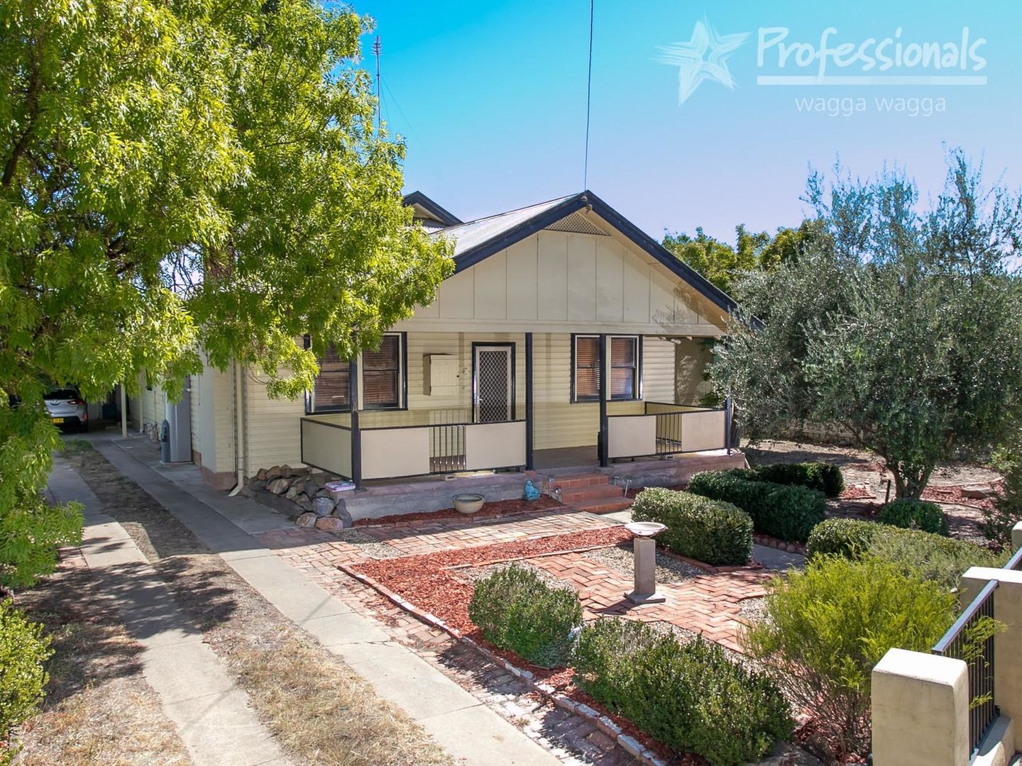 6 Hampden Avenue, North Wagga Wagga Property History & Address