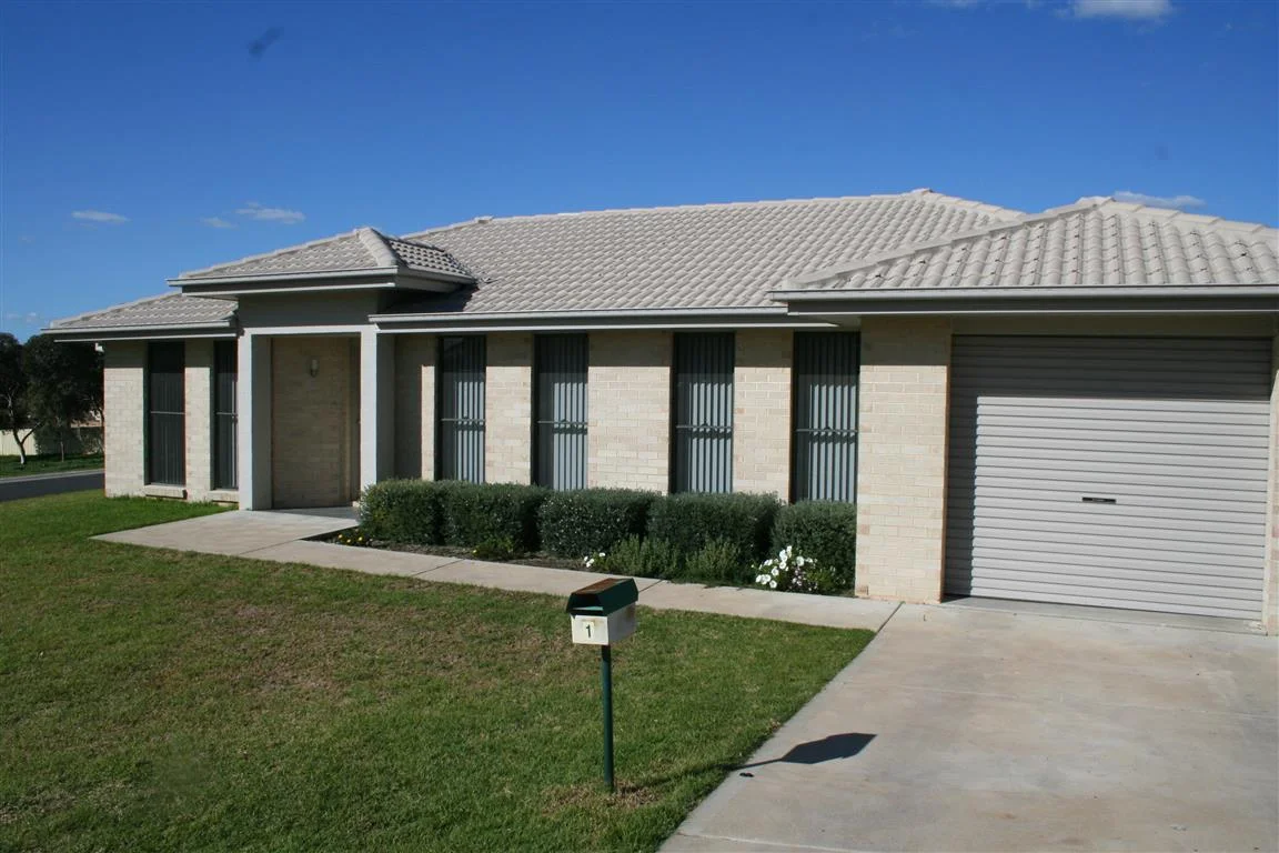 Primary image of 1 Cook Place, Mudgee NSW 2850