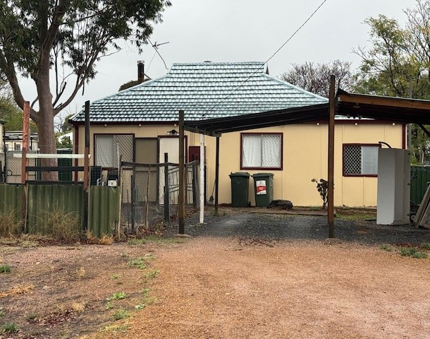 8 Downing Street, Norseman WA 6443