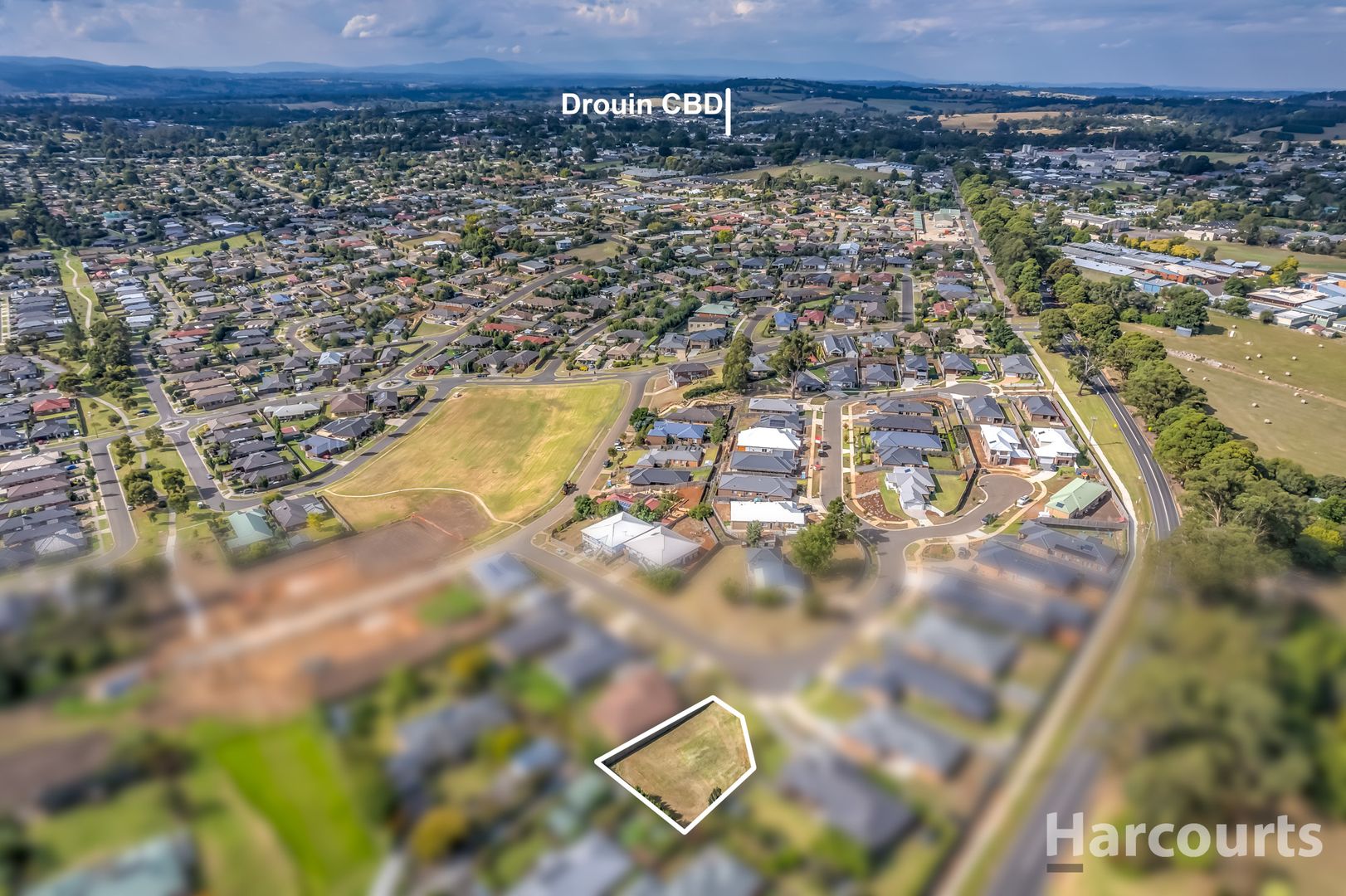 33 Southern Close, Drouin VIC 3818, Image 2