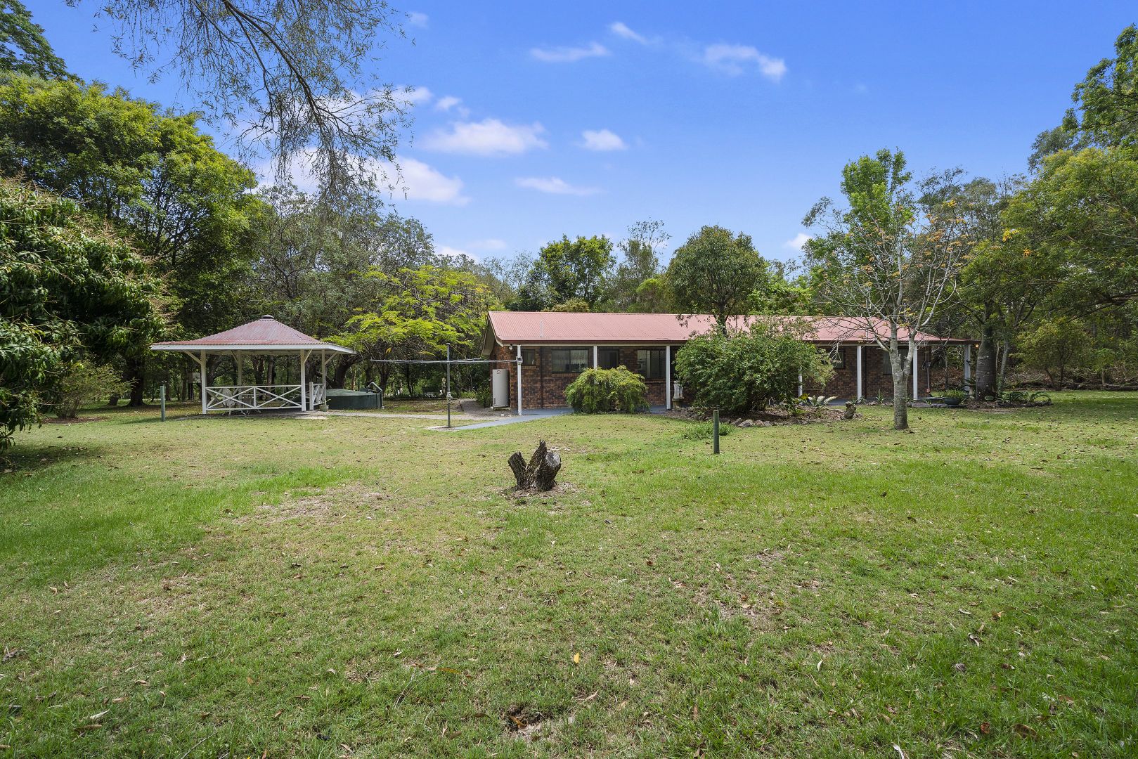130 Wallace Rd, Beachmere QLD 4510, Image 2
