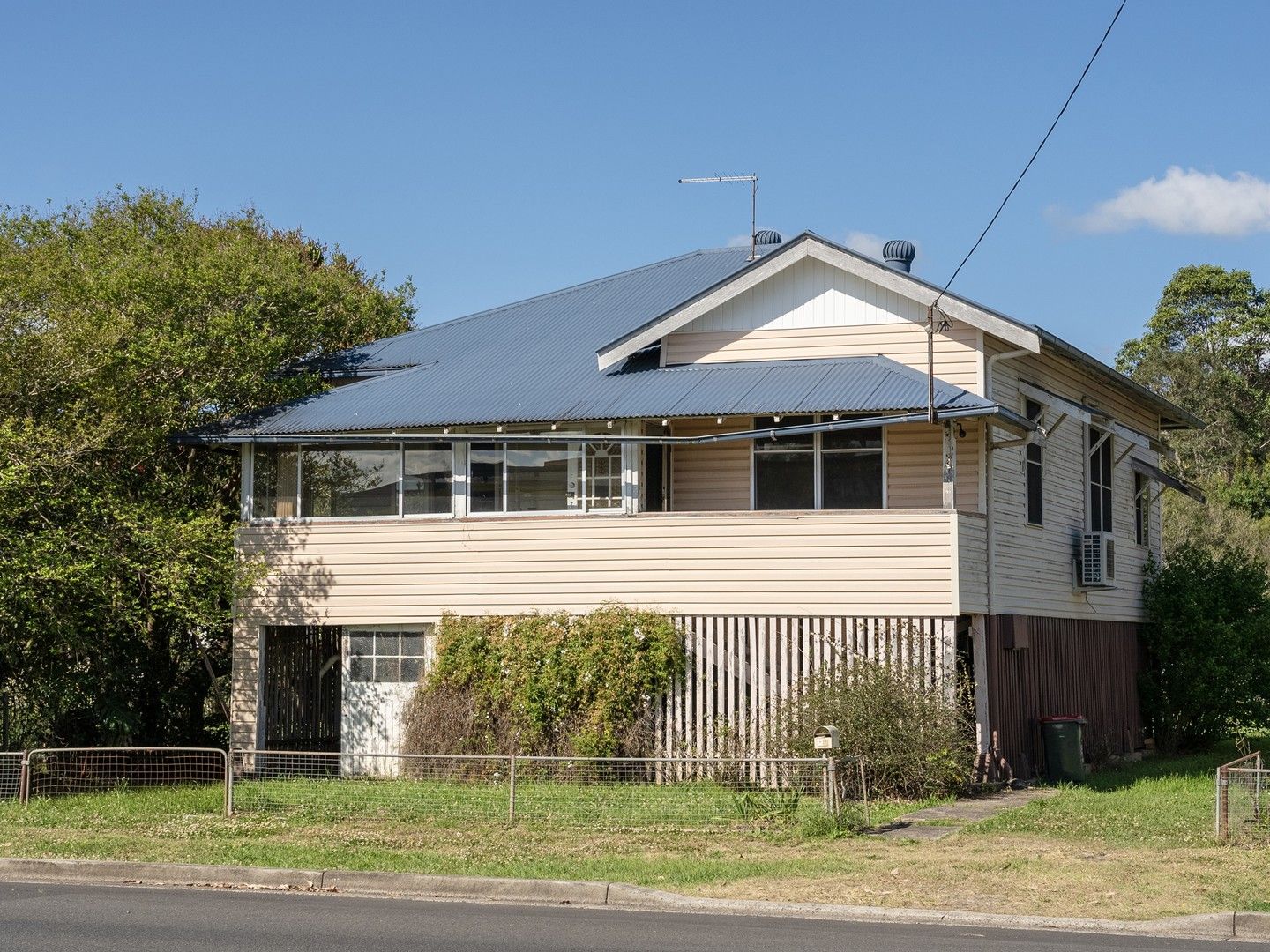 3 bedrooms House in 98 Diadem Street LISMORE NSW, 2480