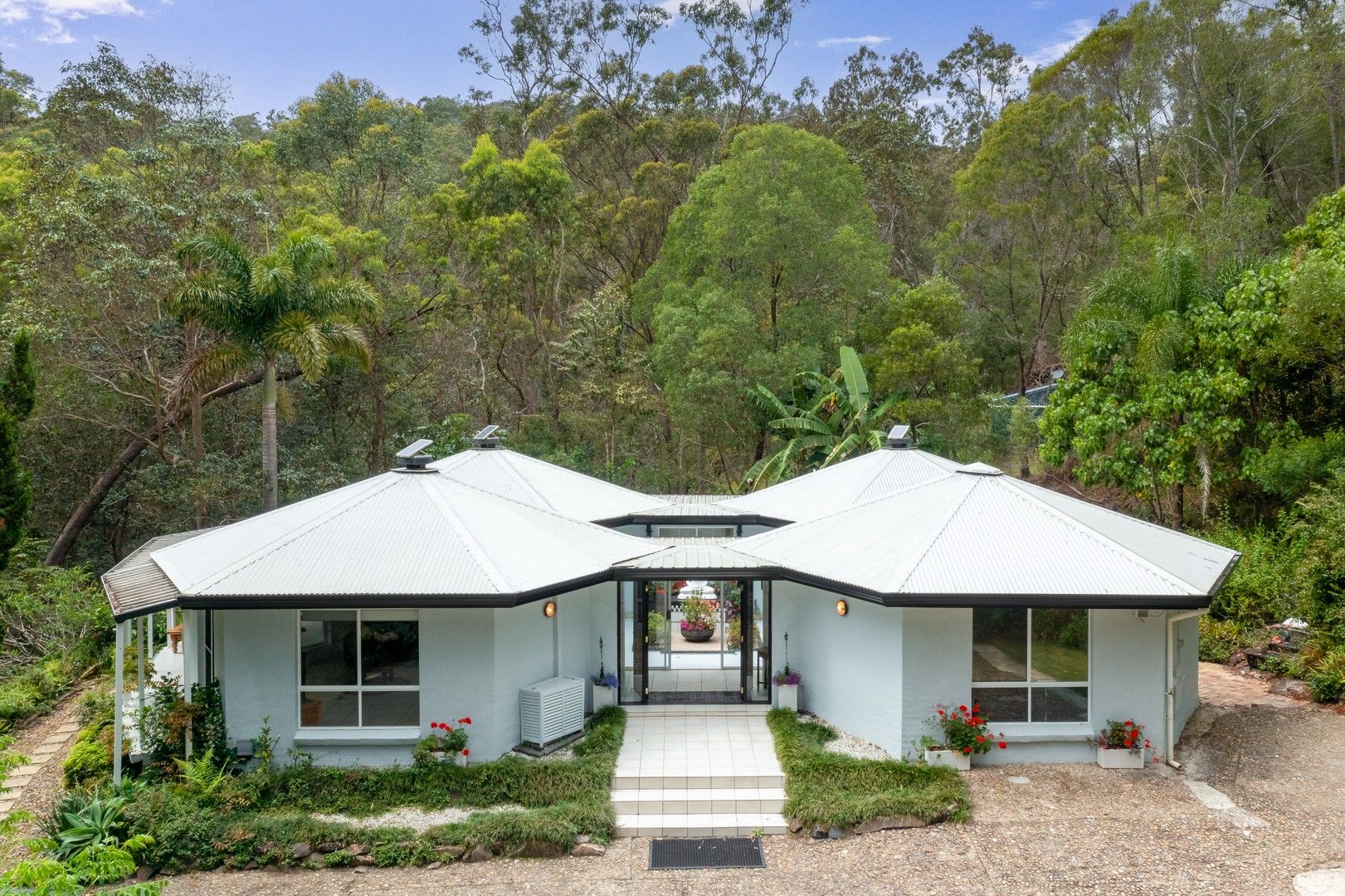 33 Strawberry Road, Mudgeeraba QLD 4213, Image 0