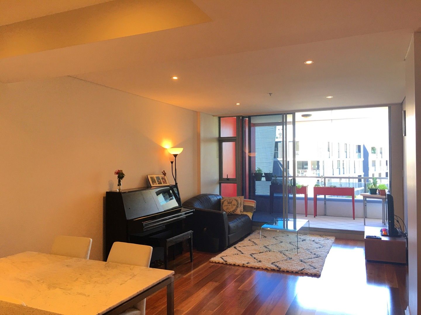 2 bedrooms Apartment / Unit / Flat in 722/2 - 4 Lachlan Street WATERLOO NSW, 2017