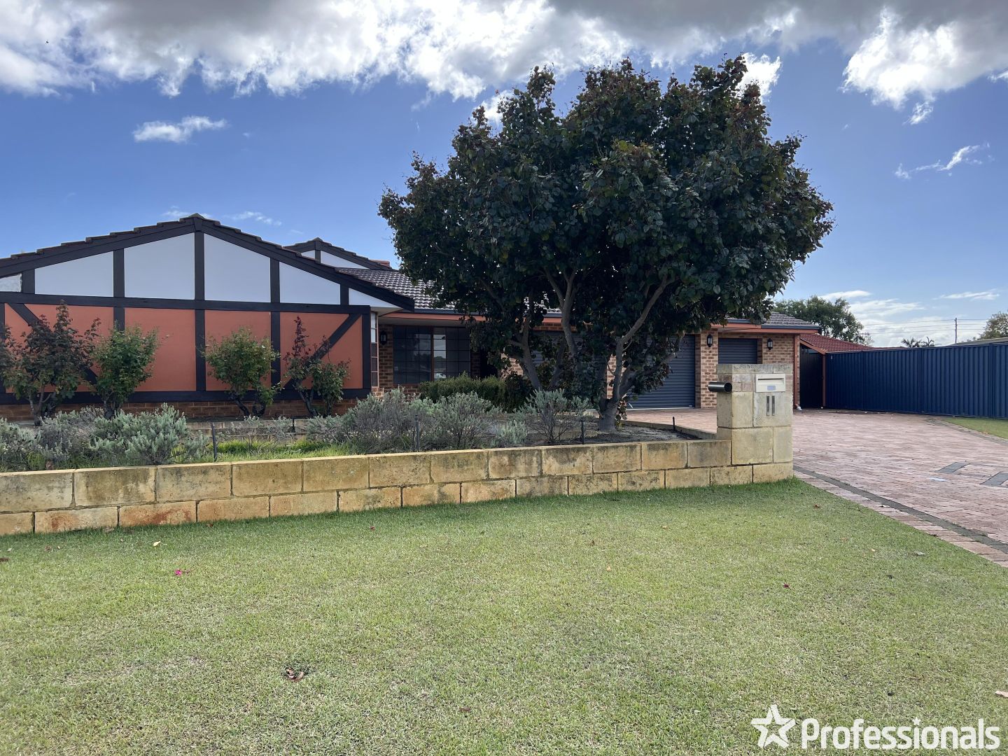 11 Redgum Court, Thornlie WA 6108 House For Rent 650 Domain