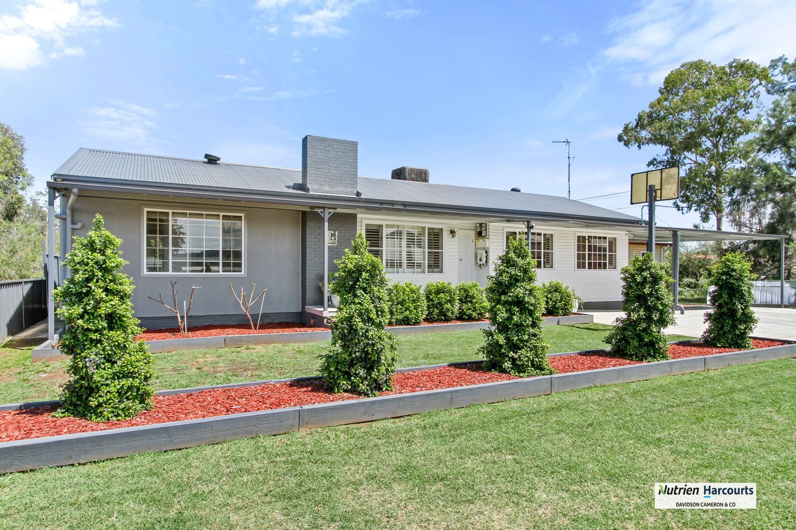 4 Florida Street Tamworth Nsw 2340 Domain