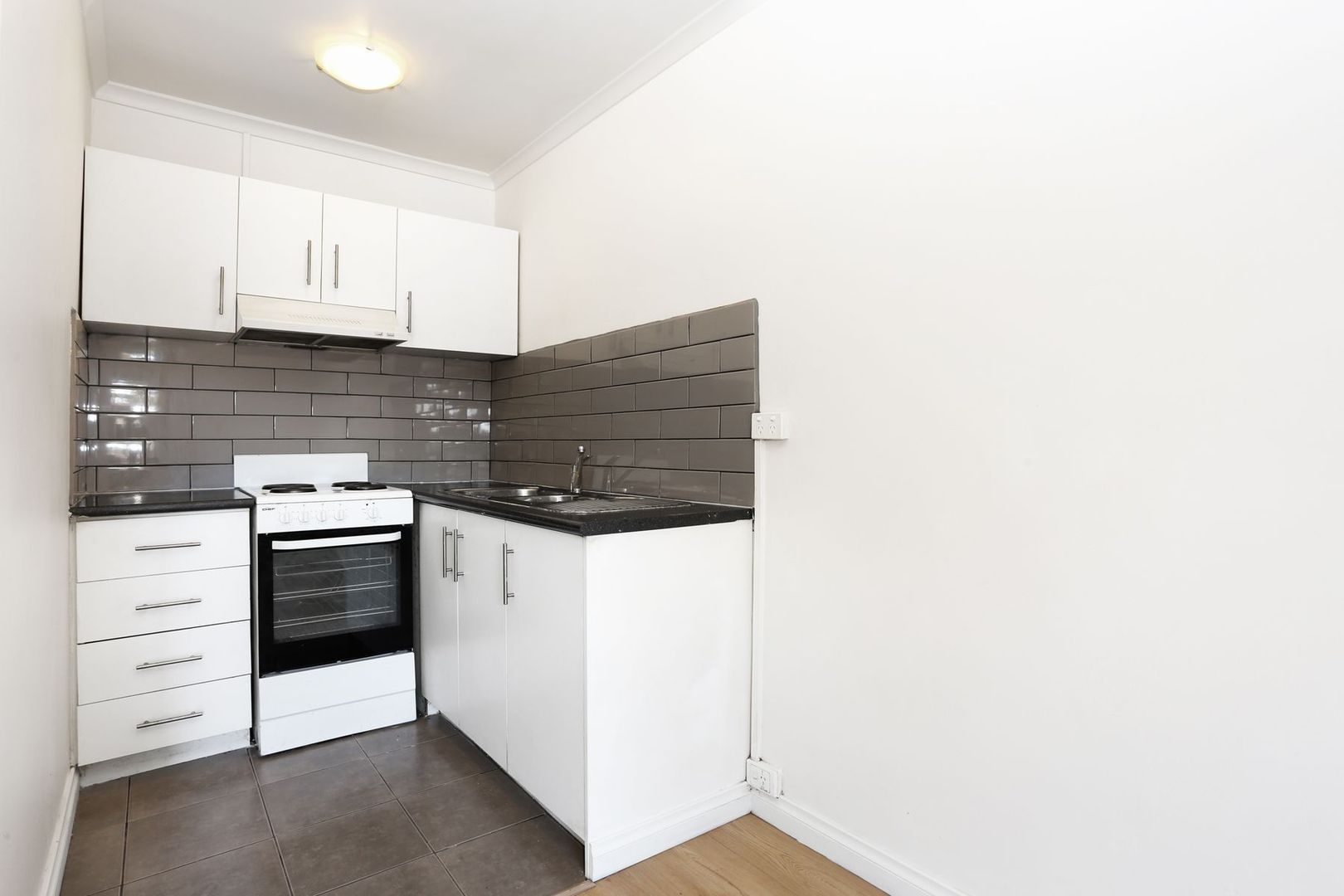 11/1 Hatfield Court, West Footscray VIC 3012, Image 2