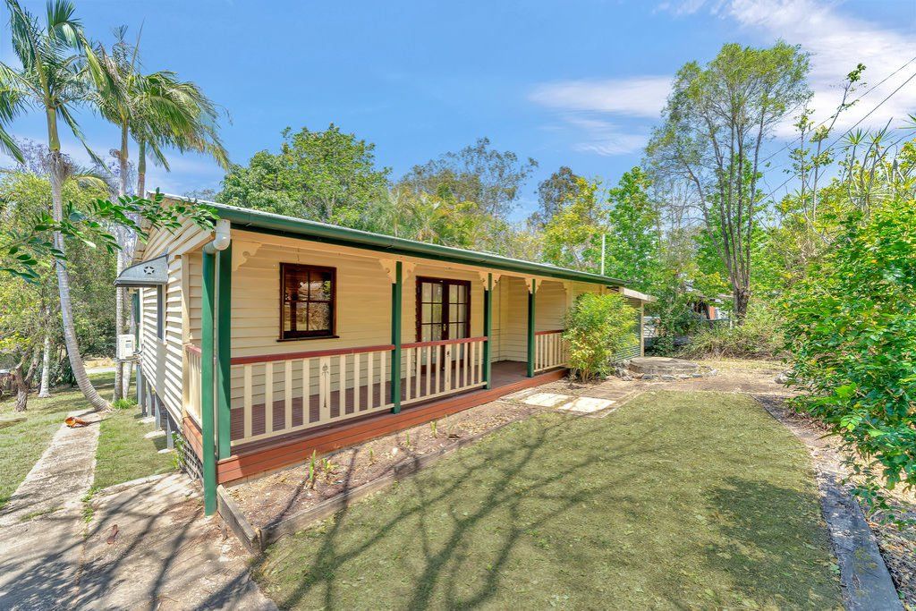 5 Gipps Street, Somerset Dam QLD 4312